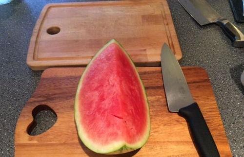 夏日吃瓜选瓜秘籍,轻松挑出最甜最脆的瓜果