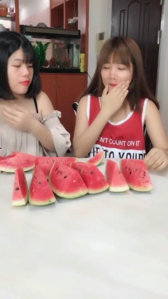 吃瓜比赛美女,吃瓜比赛中的美丽与智慧